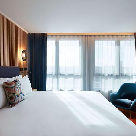 So/ Paris Hotel מראה חיצוני תמונה Deluxe room