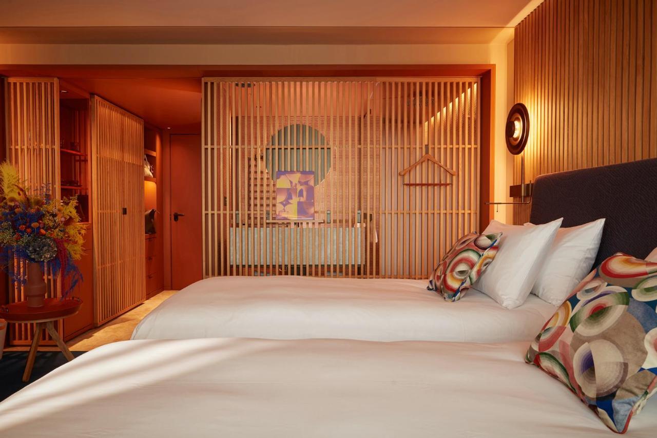 So/ Paris Hotel מראה חיצוני תמונה A room at the hotel