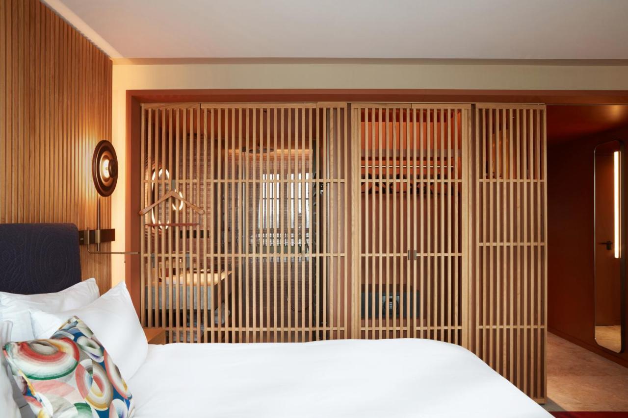 So/ Paris Hotel מראה חיצוני תמונה A room at the hotel