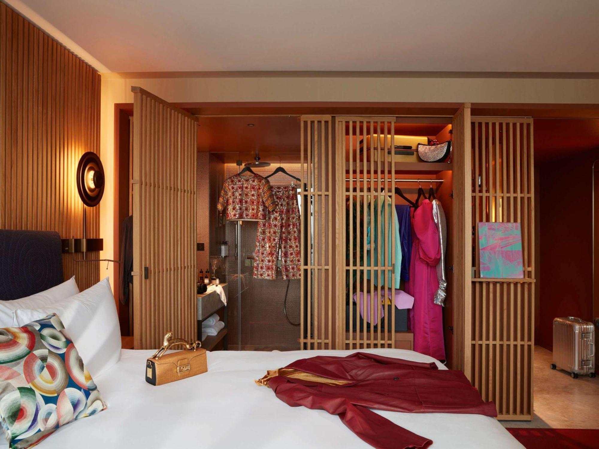So/ Paris Hotel מראה חיצוני תמונה A room at the hotel