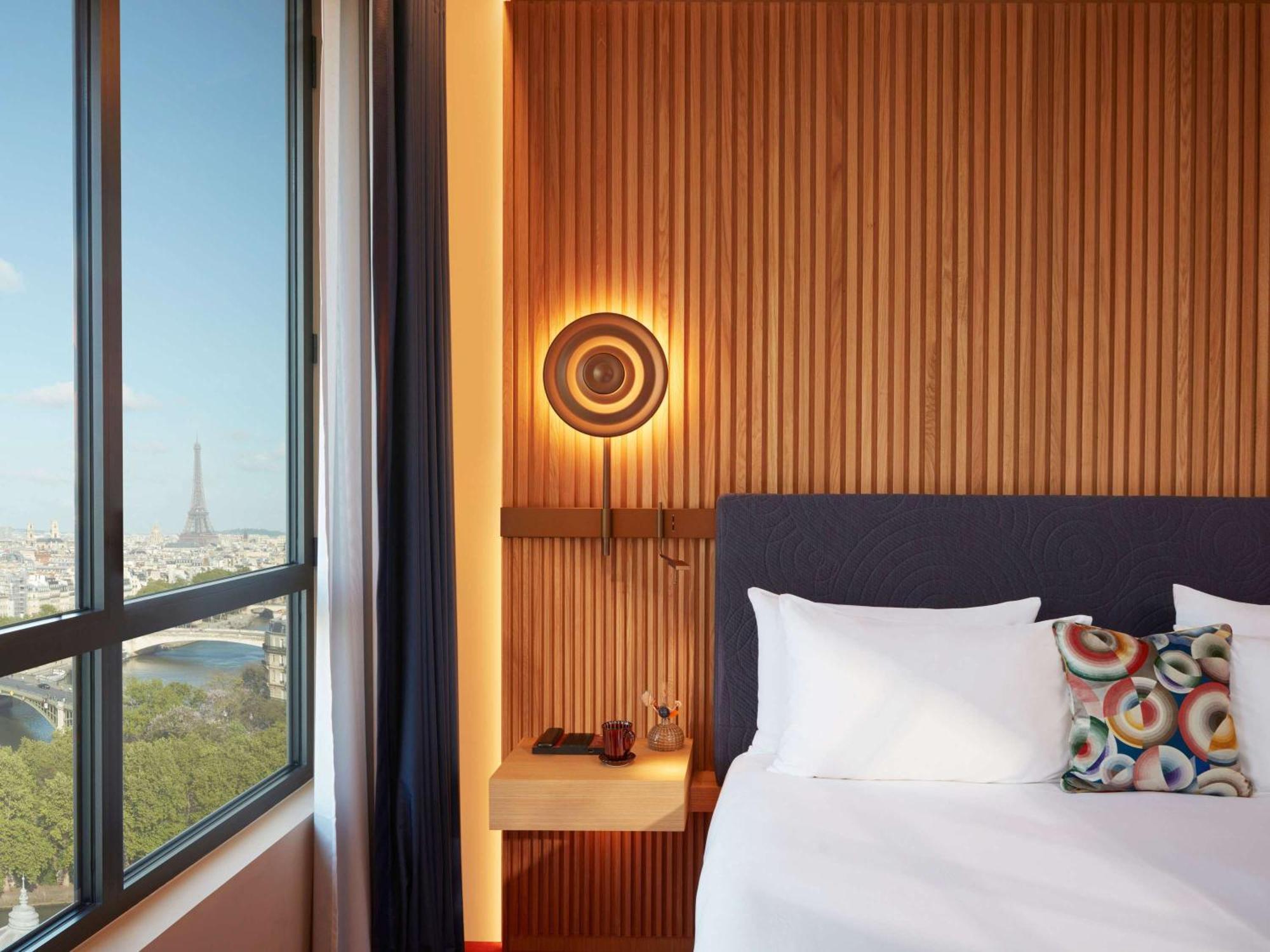 So/ Paris Hotel מראה חיצוני תמונה A room at the hotel