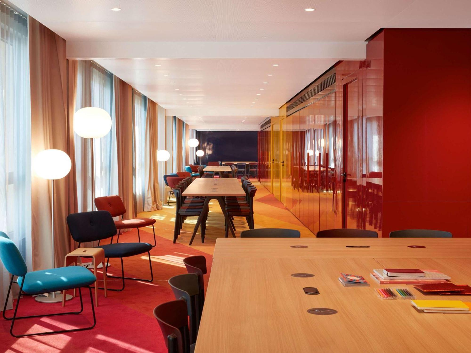So/ Paris Hotel מראה חיצוני תמונה The library