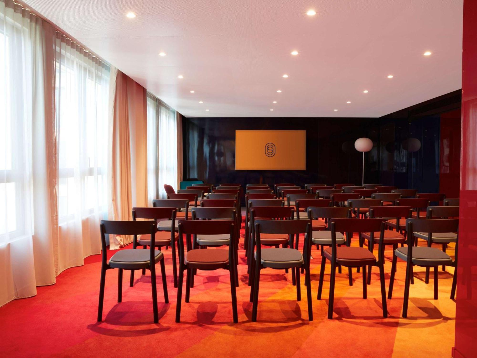 So/ Paris Hotel מראה חיצוני תמונה The auditorium